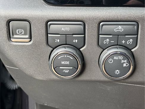 Certified 2023 Chevrolet Silverado 1500 LT image 24