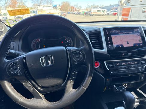 Used 2017 Honda Ridgeline Black Edition image 10