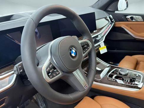 Used 2026 BMW X7 xDrive40i w/ M Sport Package image 4