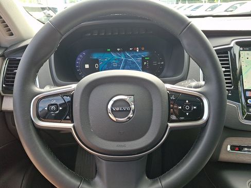 Used 2024 Volvo XC90 T8 Ultimate w/ Protection Package AWD/4WD image 19