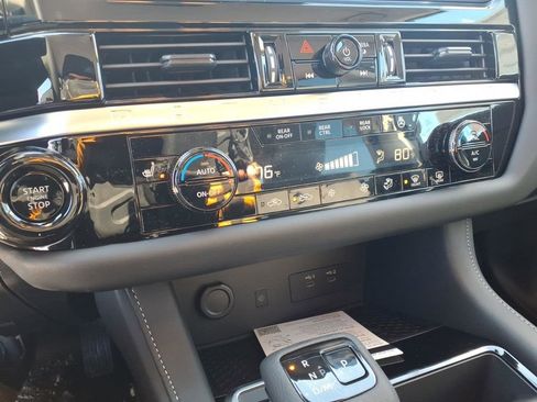 New 2026 Nissan Pathfinder SL image 12