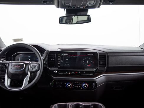 Used 2025 GMC Sierra 1500 SLT AWD/4WD image 19