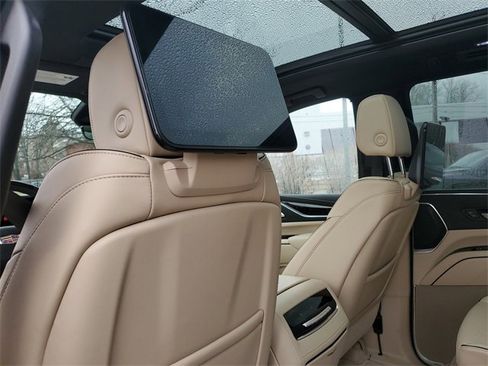 Certified 2023 Cadillac Escalade ESV Premium Luxury w/ Performance Package image 31