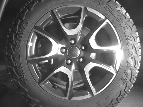 Used 2025 Jeep Compass Trailhawk AWD/4WD image 12