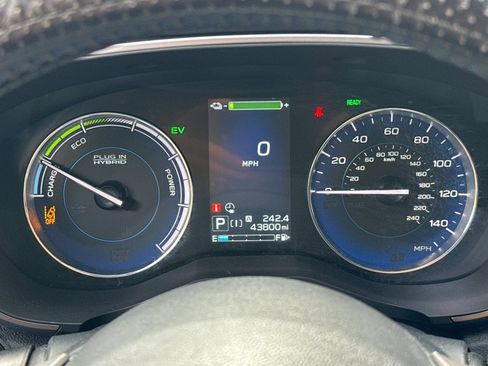 Used 2022 Subaru Crosstrek Hybrid w/ Moonroof Package w/Navigation AWD/4WD image 38