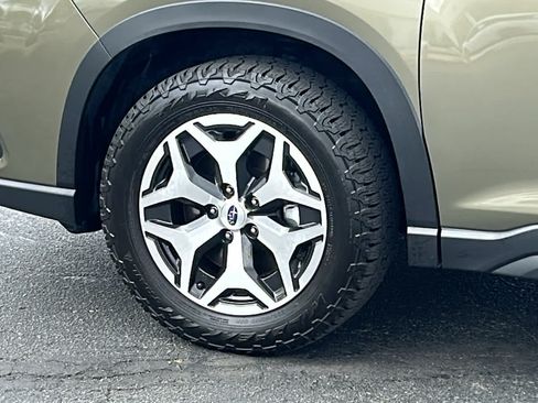 Certified 2024 Subaru Forester Premium AWD/4WD image 10
