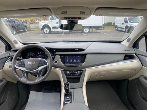 Used 2020 Cadillac XT5 Premium Luxury image 34