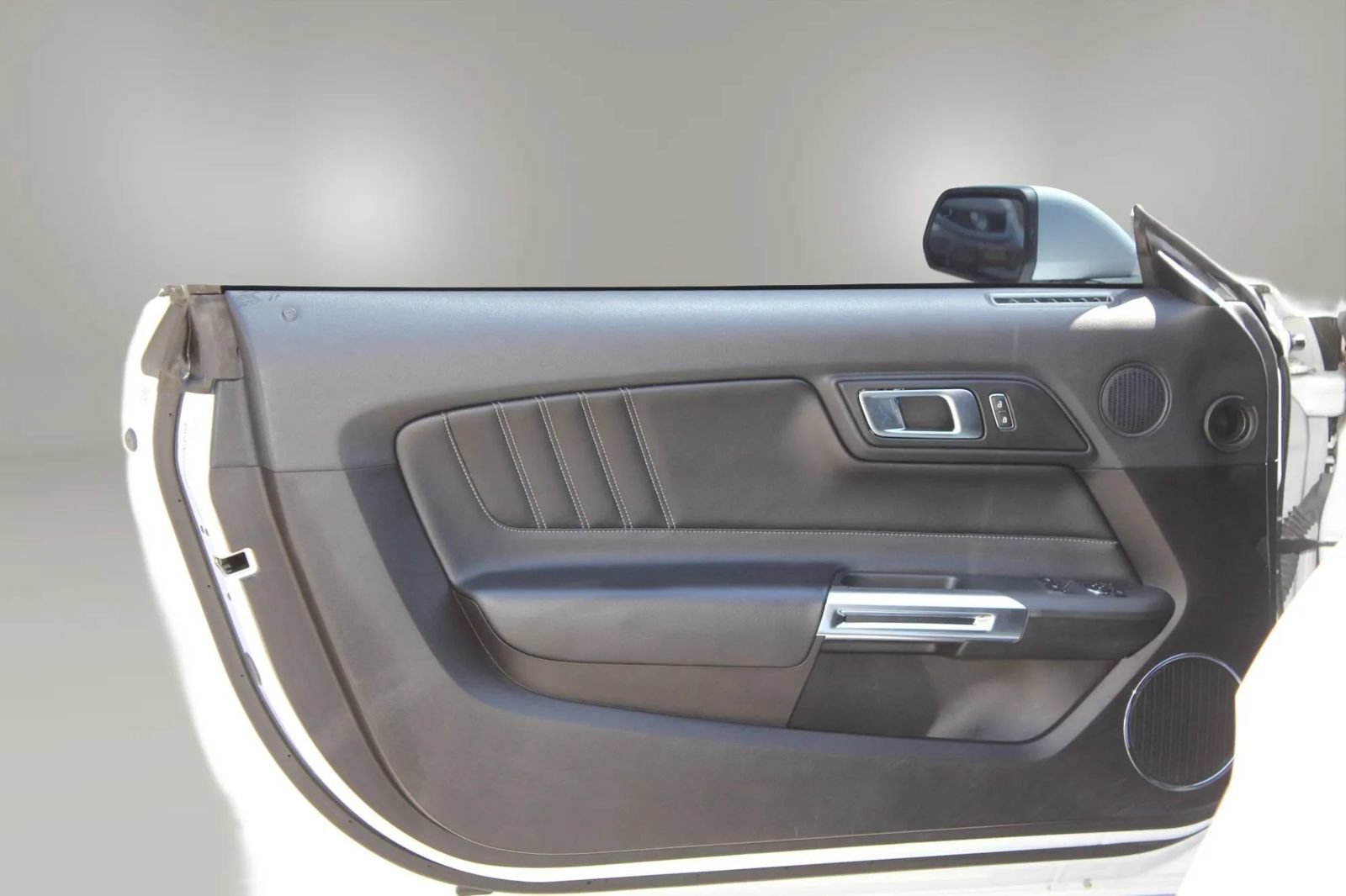 Used 2022 Ford Mustang Premium RWD image 7