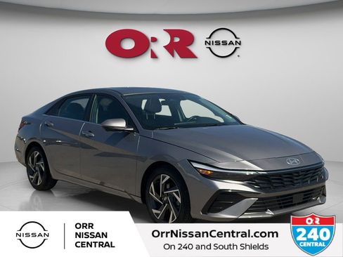 Used 2024 Hyundai Elantra Limited FWD image 3
