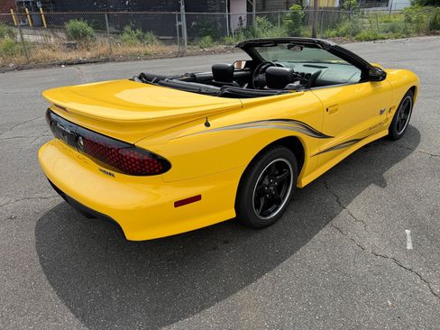 Used 2002 Pontiac Firebird Trans Am RWD image 19