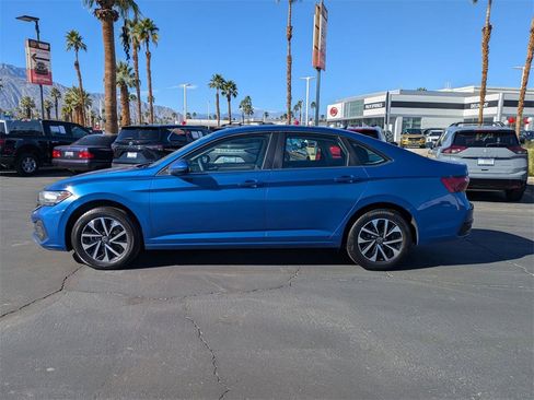 Used 2022 Volkswagen Jetta S image 3