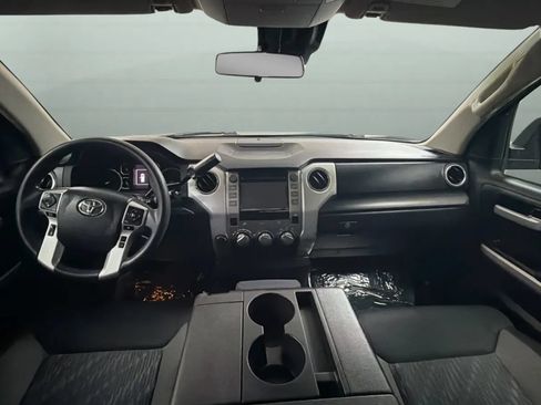 Used 2018 Toyota Tundra SR5 AWD/4WD image 9