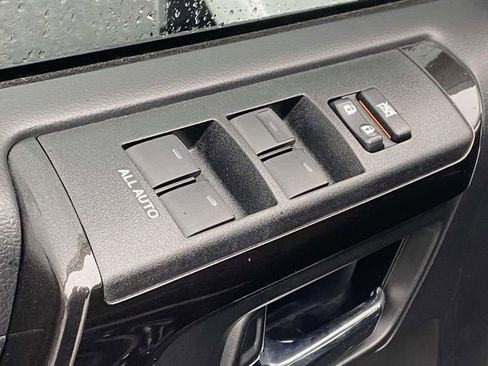 Used 2019 Toyota 4Runner TRD Off-Road image 14