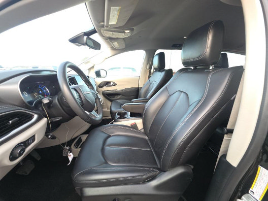 Used 2024 Chrysler Pacifica Limited FWD image 8