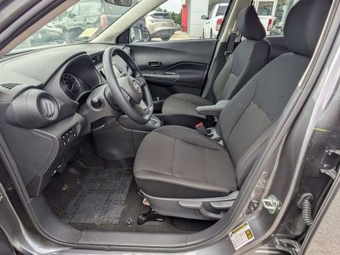 New 2025 Nissan Kicks Play S FWD image 13