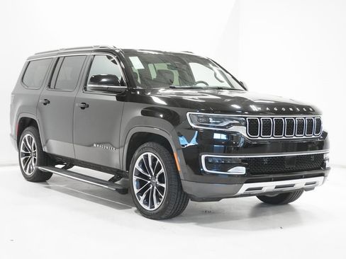 Used 2022 Jeep Wagoneer Series III w/ Premium Group I image 4