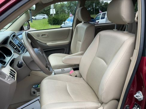 Used 2005 Toyota Highlander 4WD V6 w/ Appearance Pkg image 17