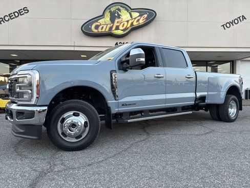 Used 2025 Ford F350 Lariat w/ Chrome Package image 1