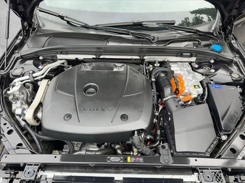 Certified 2024 Volvo S60 T8 Plus image 26