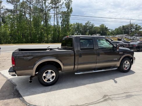 Used 2006 Ford F250 Lariat RWD image 11