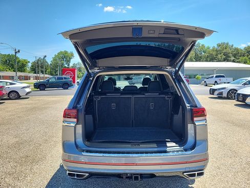Used 2024 Volkswagen Atlas SEL Premium R-Line AWD/4WD image 9
