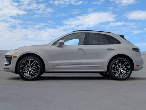 Certified 2025 Porsche Macan AWD/4WD image 2