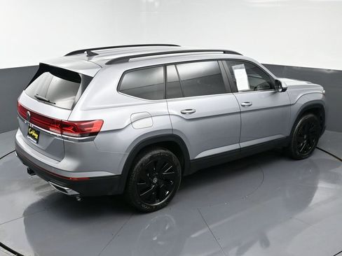 Used 2024 Volkswagen Atlas SE w/ Black Wheel Package image 44