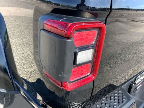 Used 2022 Jeep Gladiator Overland AWD/4WD image 54