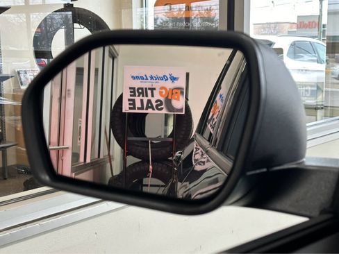 Used 2022 Ford Explorer XLT w/ Equipment Group 202A image 26