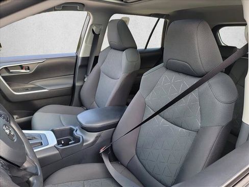 Used 2025 Toyota RAV4 XLE w/ Convenience Package FWD image 13