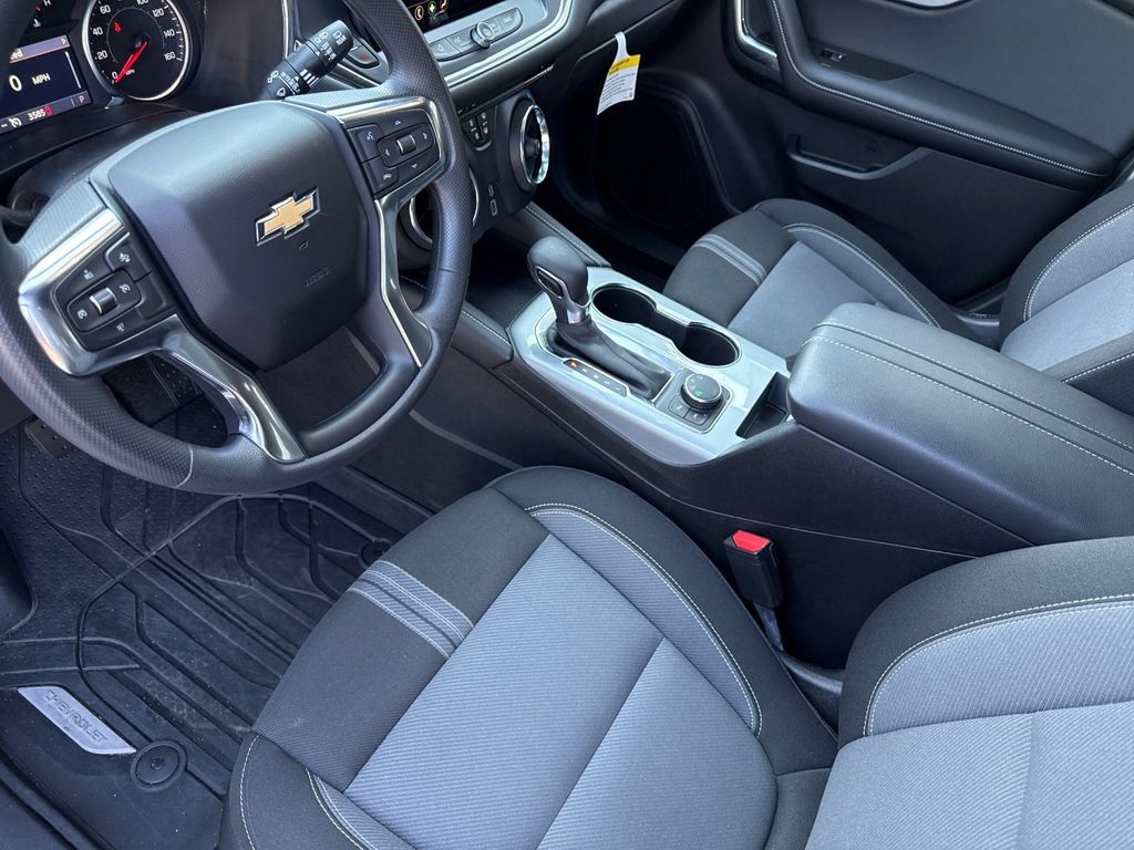 Used 2025 Chevrolet Blazer LT w/ Midnight/Sport Edition AWD/4WD image 9