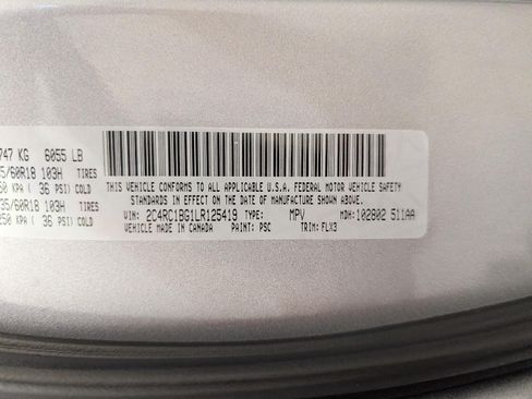 Used 2020 Chrysler Pacifica Touring-L FWD image 28