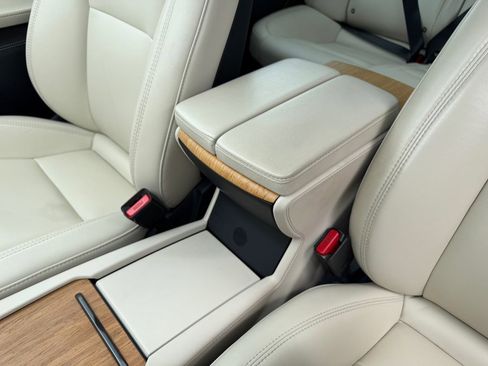 Used 2020 Tesla Model S Long Range Plus image 28