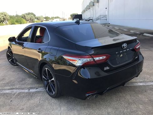 Used 2019 Toyota Camry XSE FWD image 4