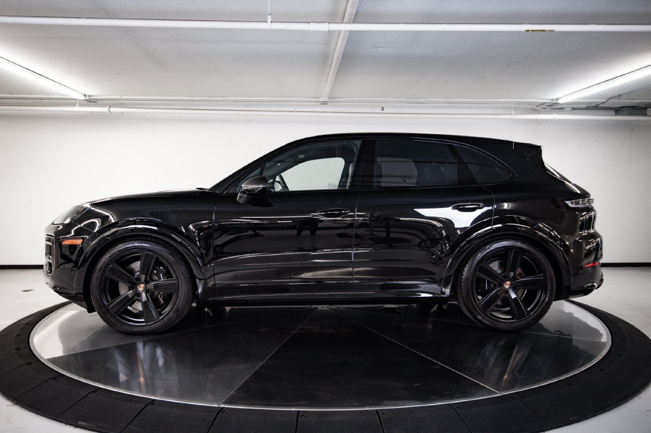 Certified 2026 Porsche Cayenne GTS AWD/4WD image 2