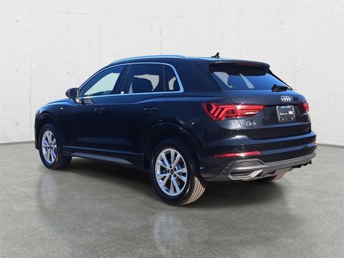 Certified 2025 Audi Q3 2.0T Premium w/ Convenience Package image 7