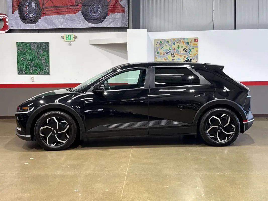 Used 2024 Hyundai Ioniq 5 SE AWD/4WD image 4