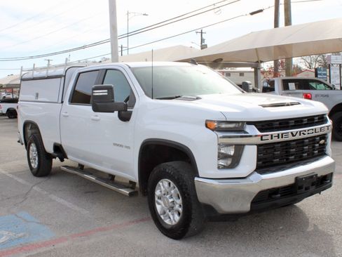 Used 2021 Chevrolet Silverado 3500 LT image 2