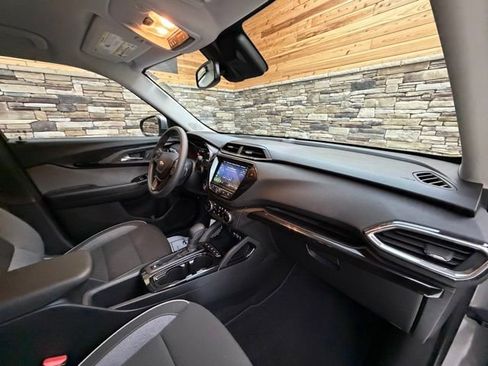 Used 2023 Chevrolet TrailBlazer LT w/ Convenience Package AWD/4WD image 13