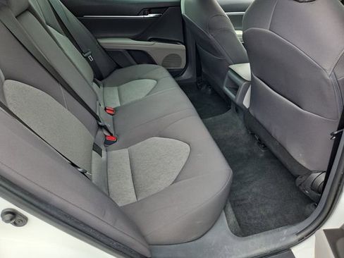 Used 2022 Toyota Camry LE FWD image 17
