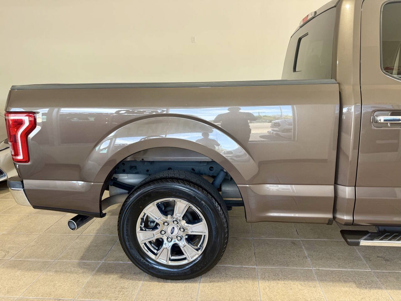 Used 2015 Ford F150 XLT w/ Equipment Group 302A Luxury RWD image 5
