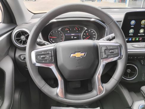 Used 2024 Chevrolet Blazer LT w/ Convenience Package FWD image 8