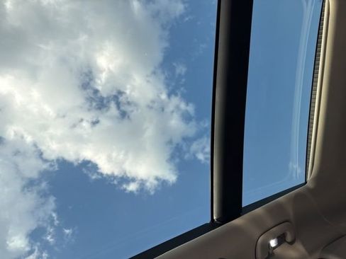 Used 2024 Kia Sportage SX image 8