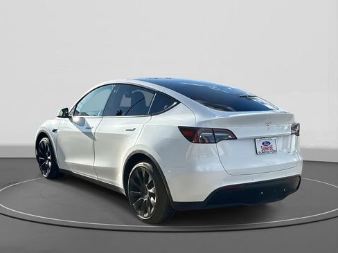 Used 2021 Tesla Model Y Long Range image 6