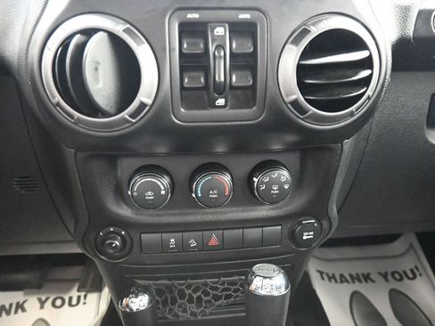 Used 2018 Jeep Wrangler Unlimited Sport S image 21