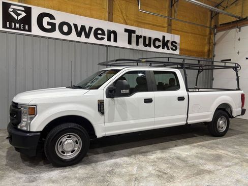 Used 2022 Ford F250 XL w/ Power Equipment Group RWD image 4