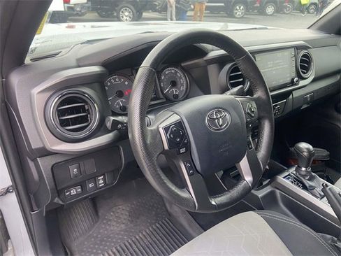 Used 2020 Toyota Tacoma TRD Off-Road image 24