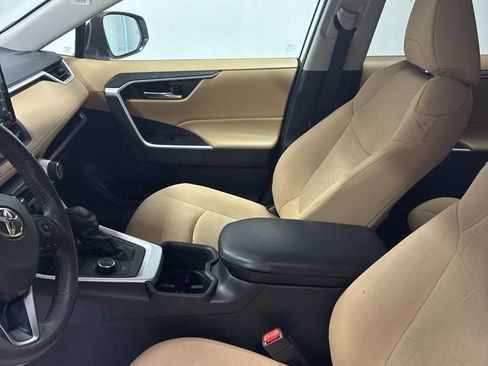 Used 2022 Toyota RAV4 XLE image 6