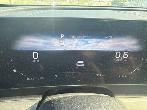 Used 2025 Kia Sportage X-Pro AWD/4WD image 1