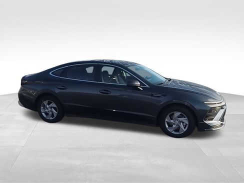 New 2026 Hyundai Sonata SE FWD image 2